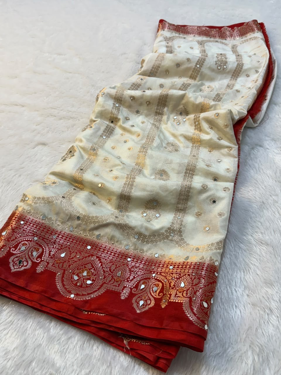 Most Demanded Handwork Banarasi Semi khaddi Katan Georgette Soft Silk Saree With Mirror & moti Handwork
Designer Rich Pallu