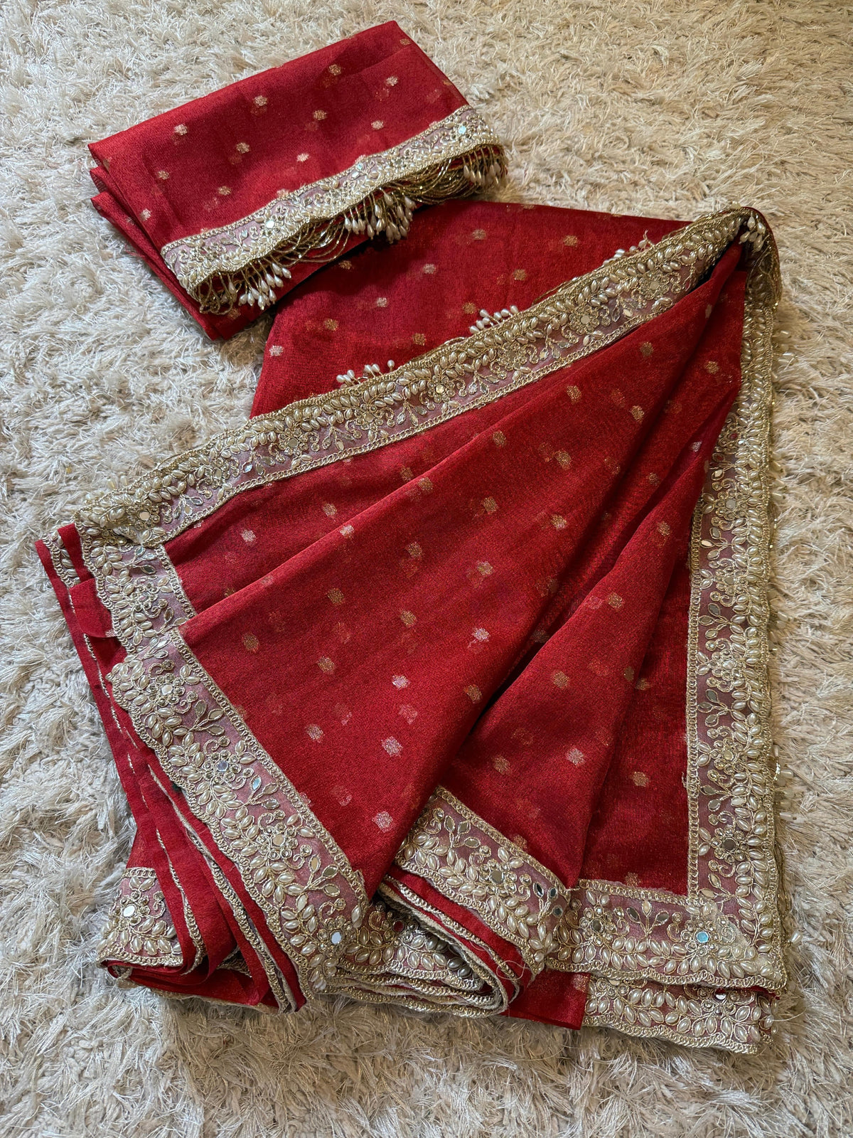 Soft Tissue saree with all over booti
