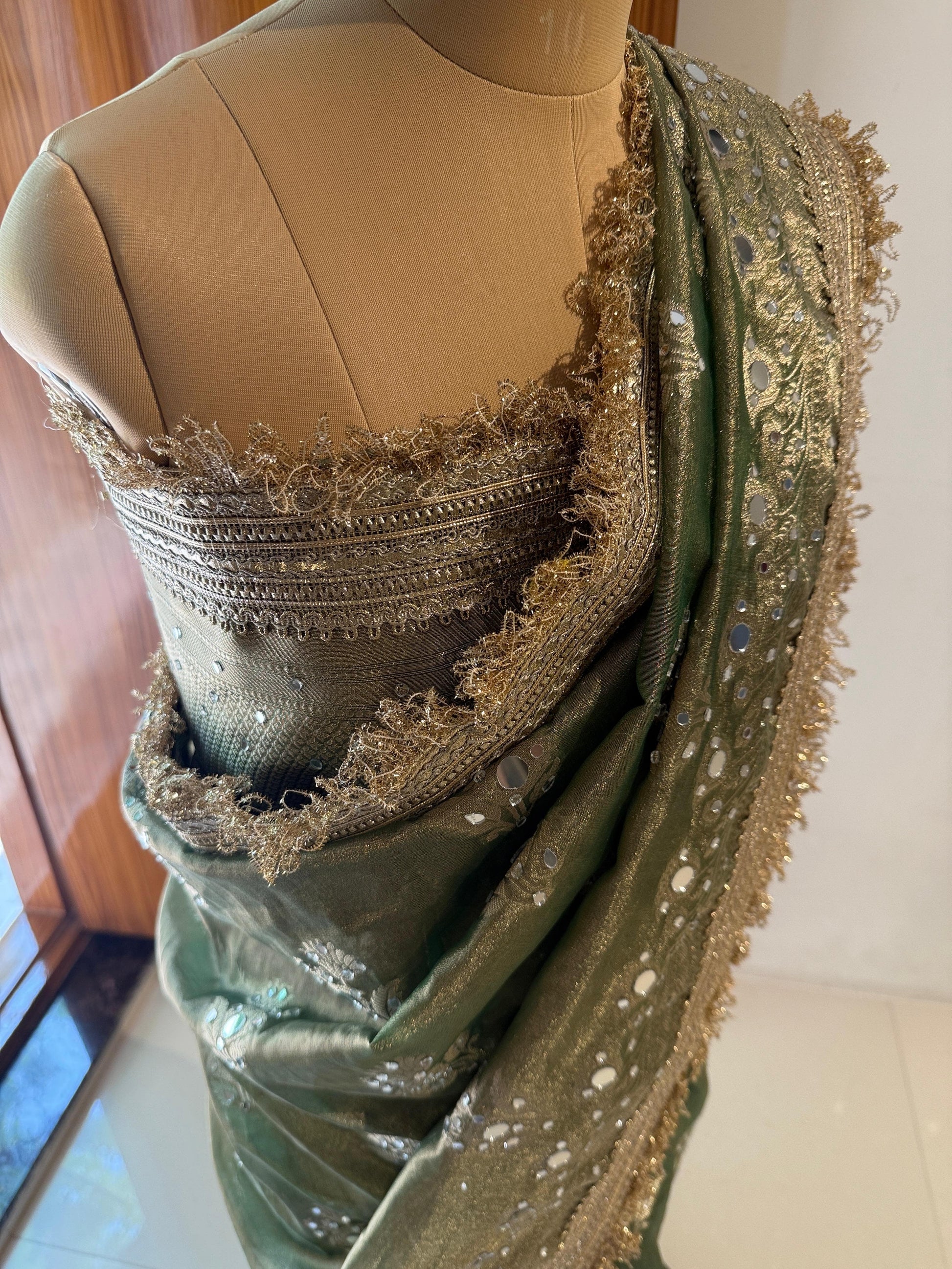 Masterpiece Glass Tissue Banarasi *Handwork* Mirror Work , Maharani Lace Work Saree