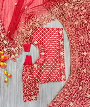 Presenting You Most Beautiful Most Trending Lehenga Collection*