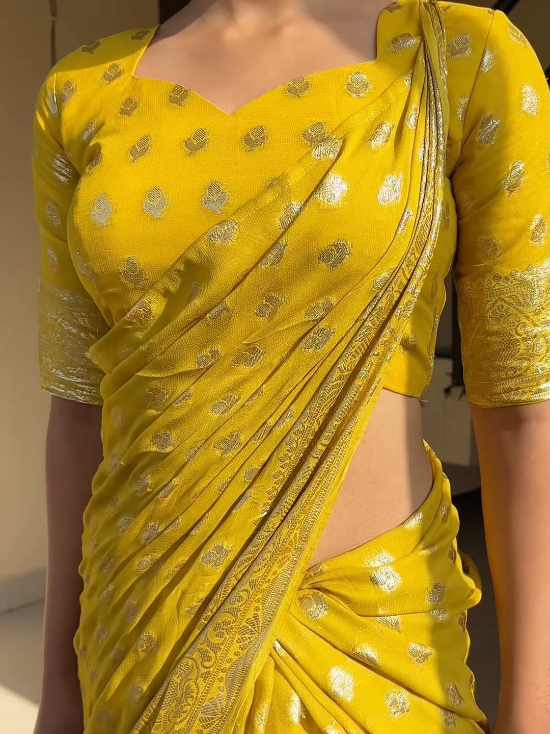 Viscose Georgette Saree With running Blouse