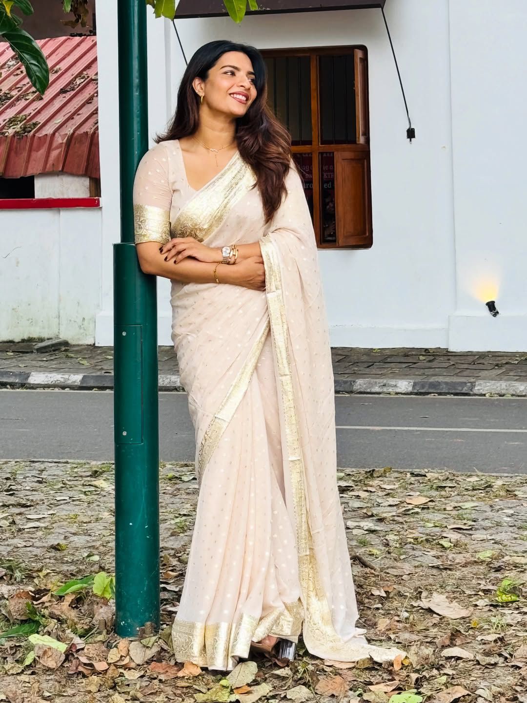 Christmas Special Super hit Woven Border , crafted for New Trends