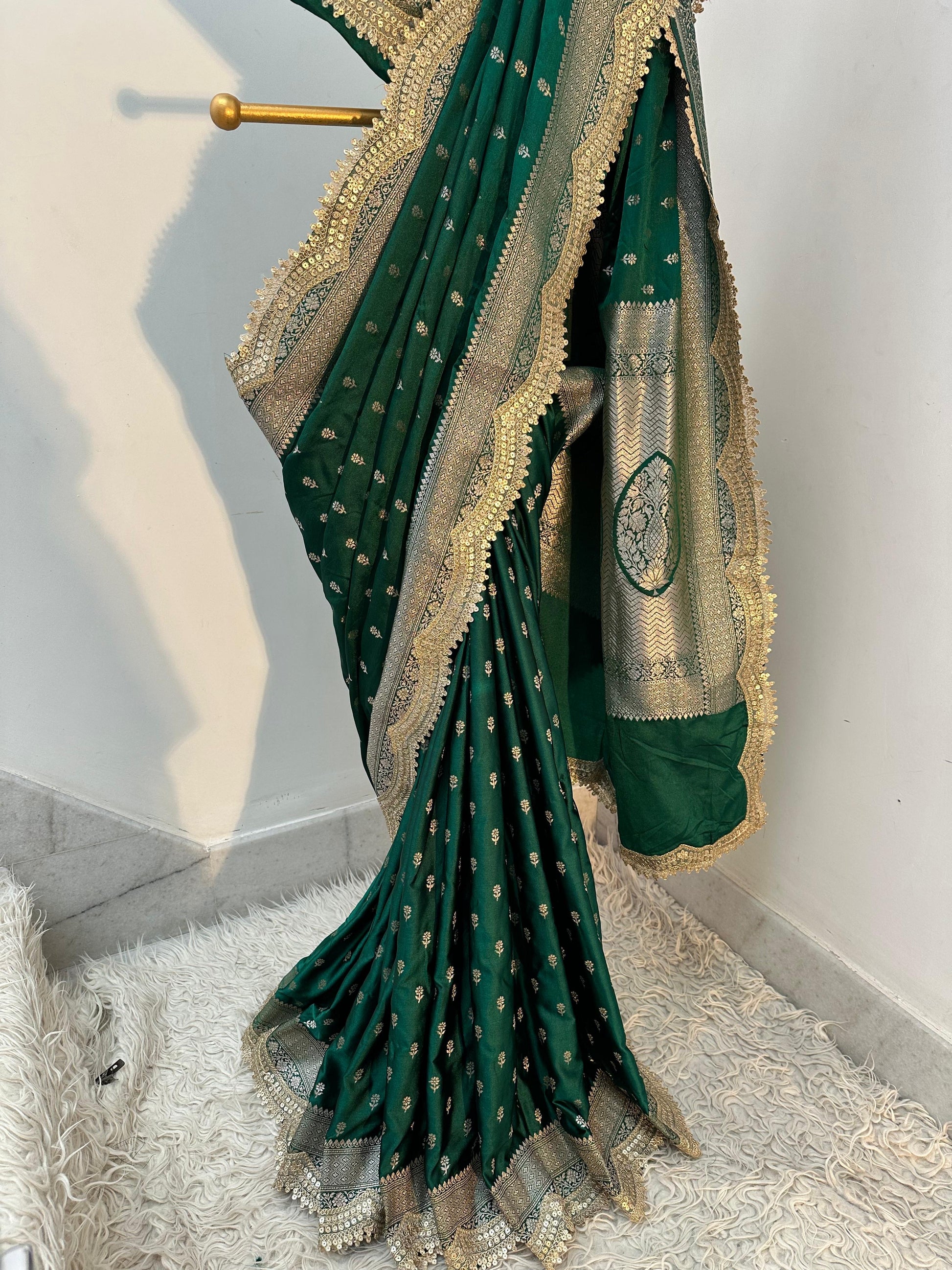 Authentic Banarasi premium mashru silk saree with Gold Zari weaving beautiful