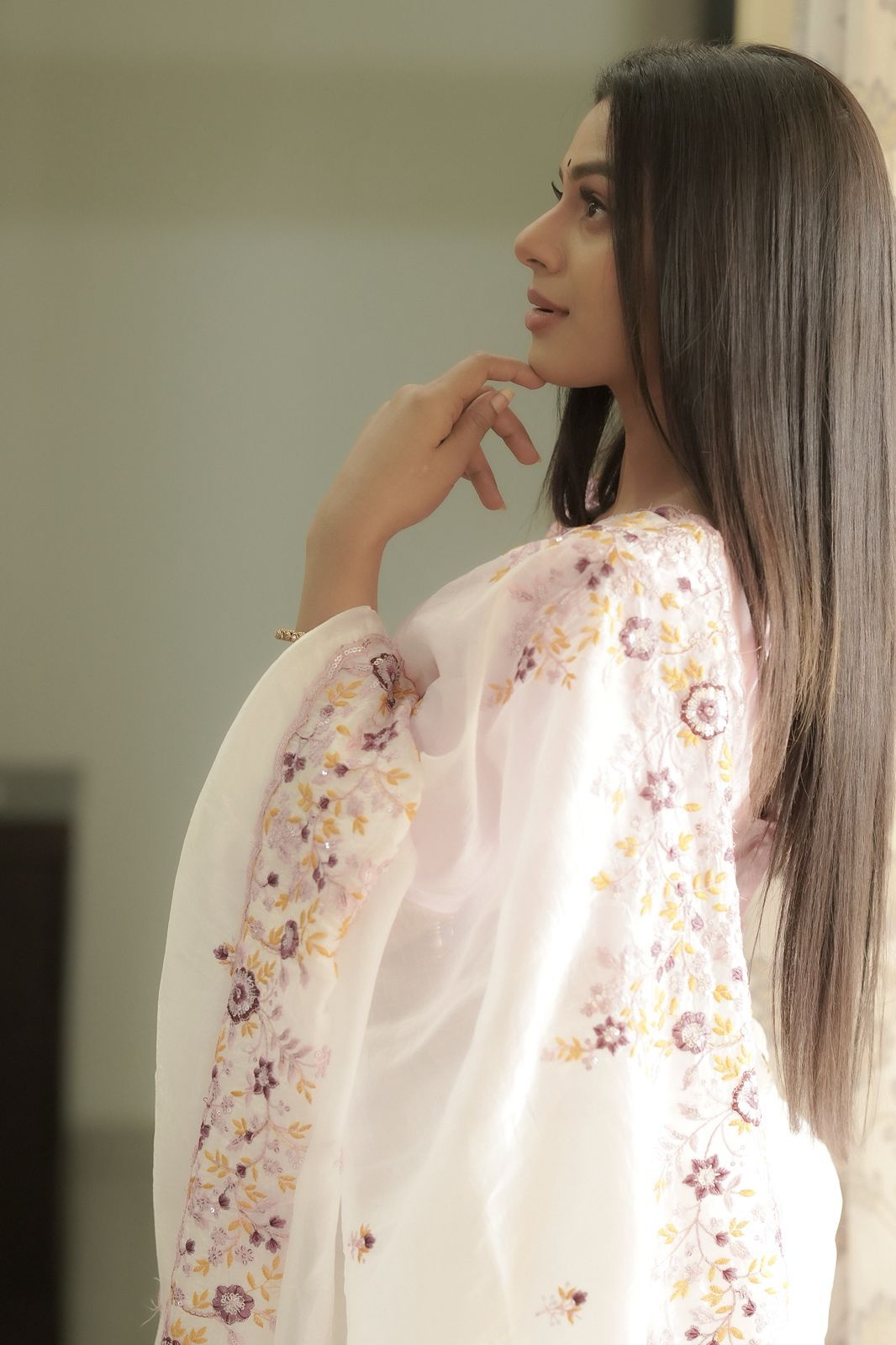 Gold crush soft Silk & Enhanced With embroidery , thread Work And sequence With Resham In Floral co