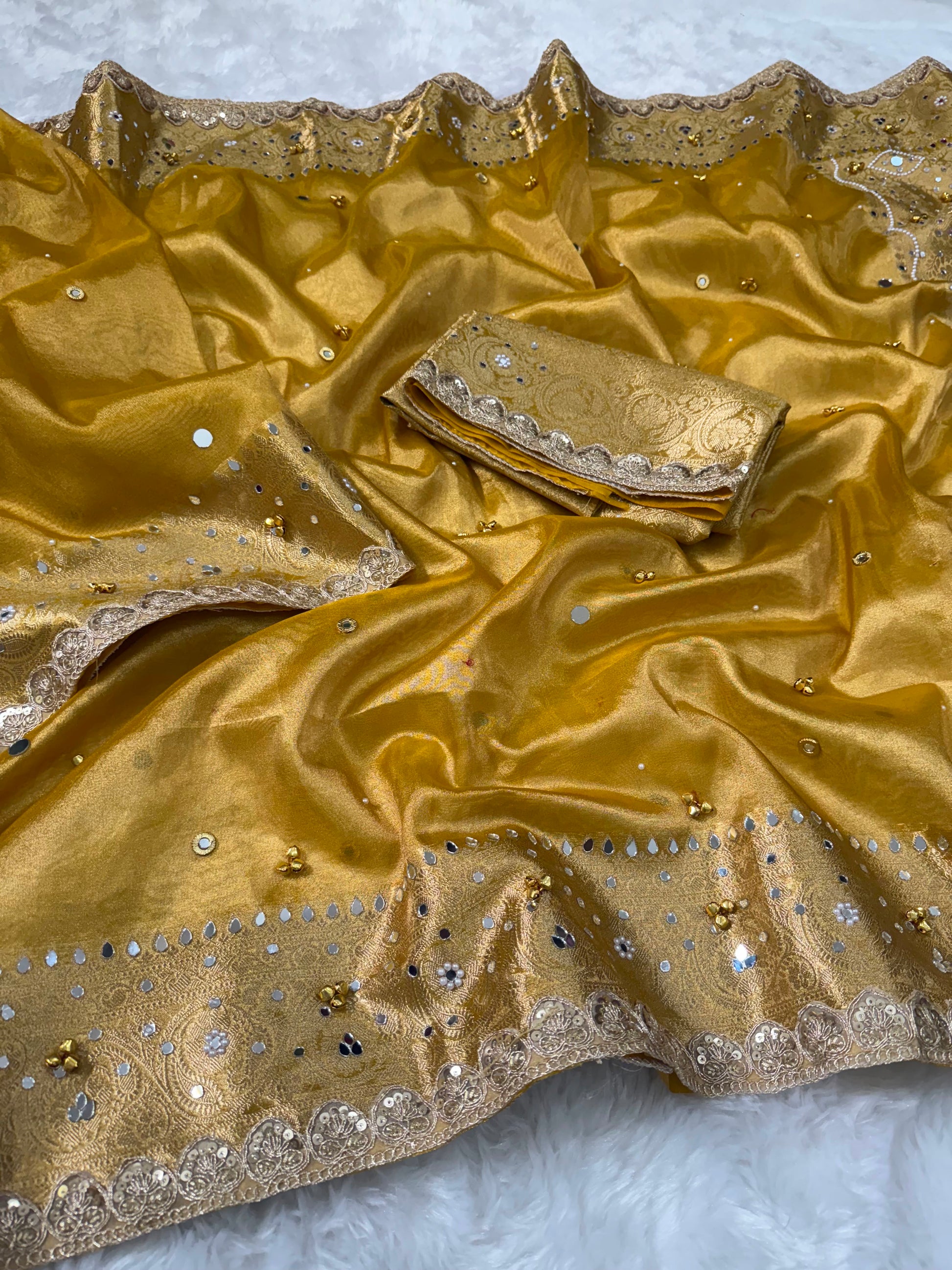 Premium tissue Ghoongru saree