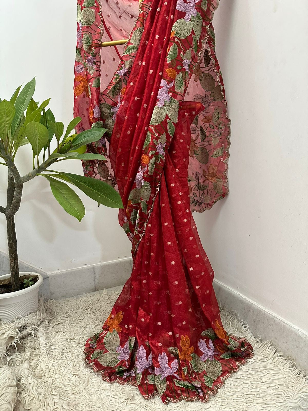 Authentic tissue buti saree