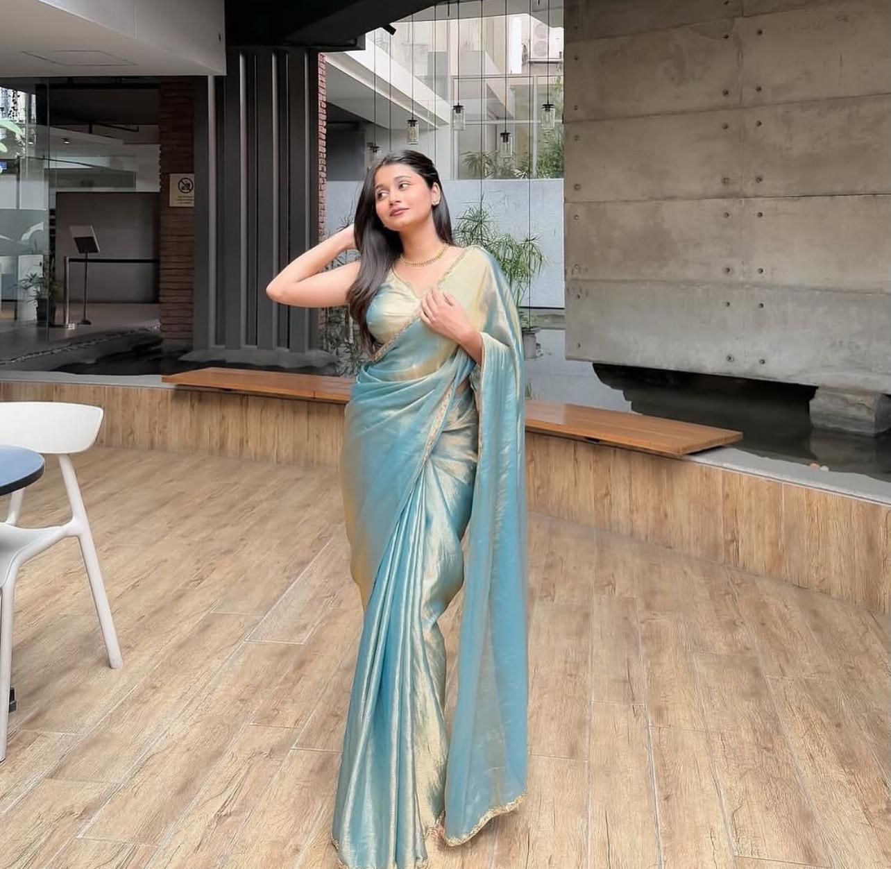 Beautiful Viral  in Fandy Silk at discount😍