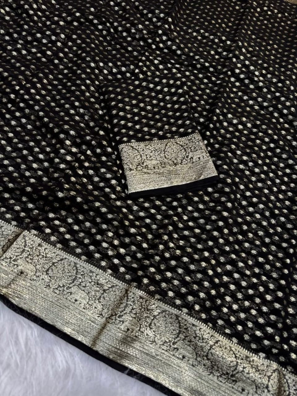 Pure Viscose Georgette Saree With Fancy Zari & Fancy Jecquard Border