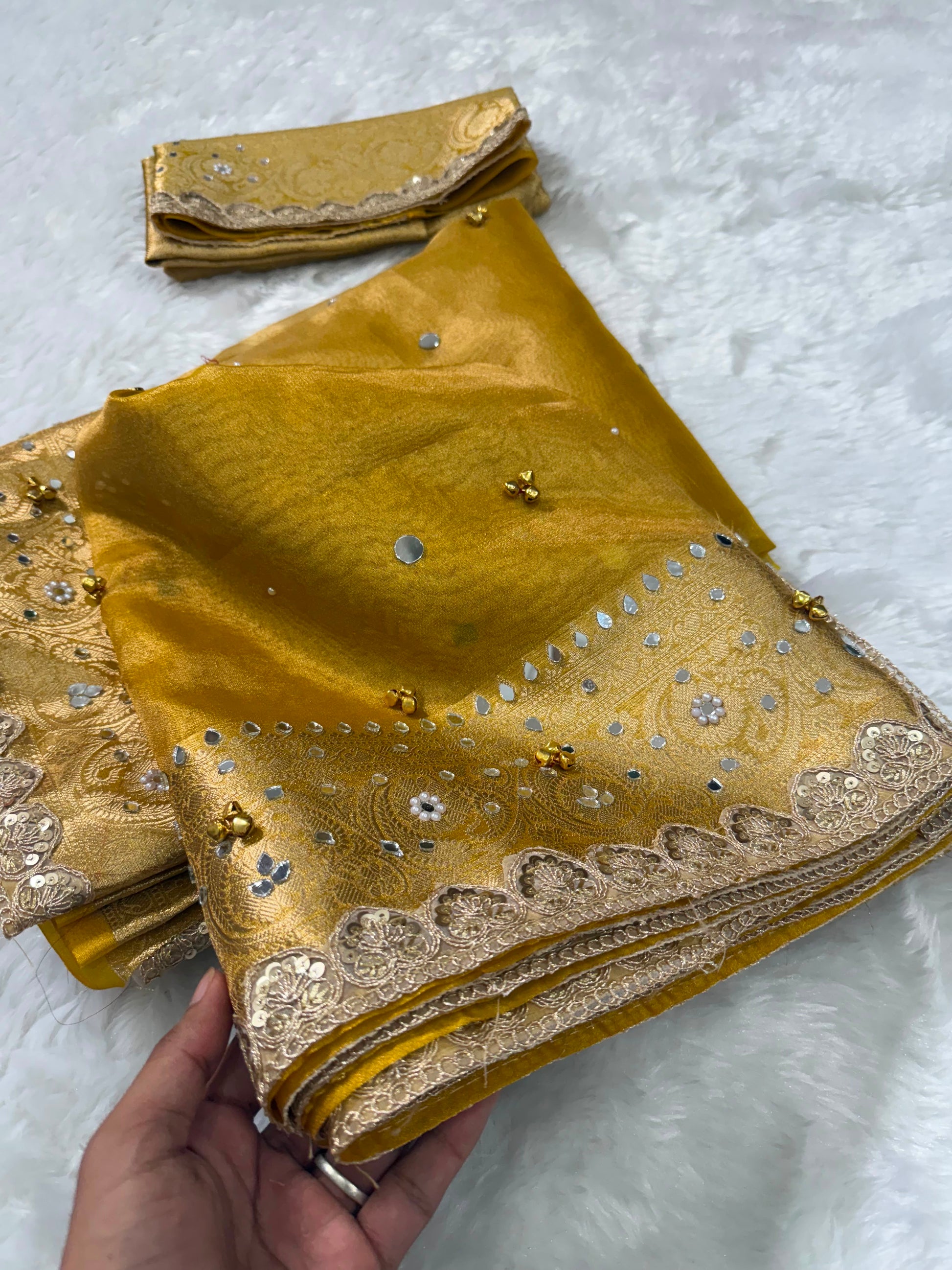 Premium tissue Ghoongru saree