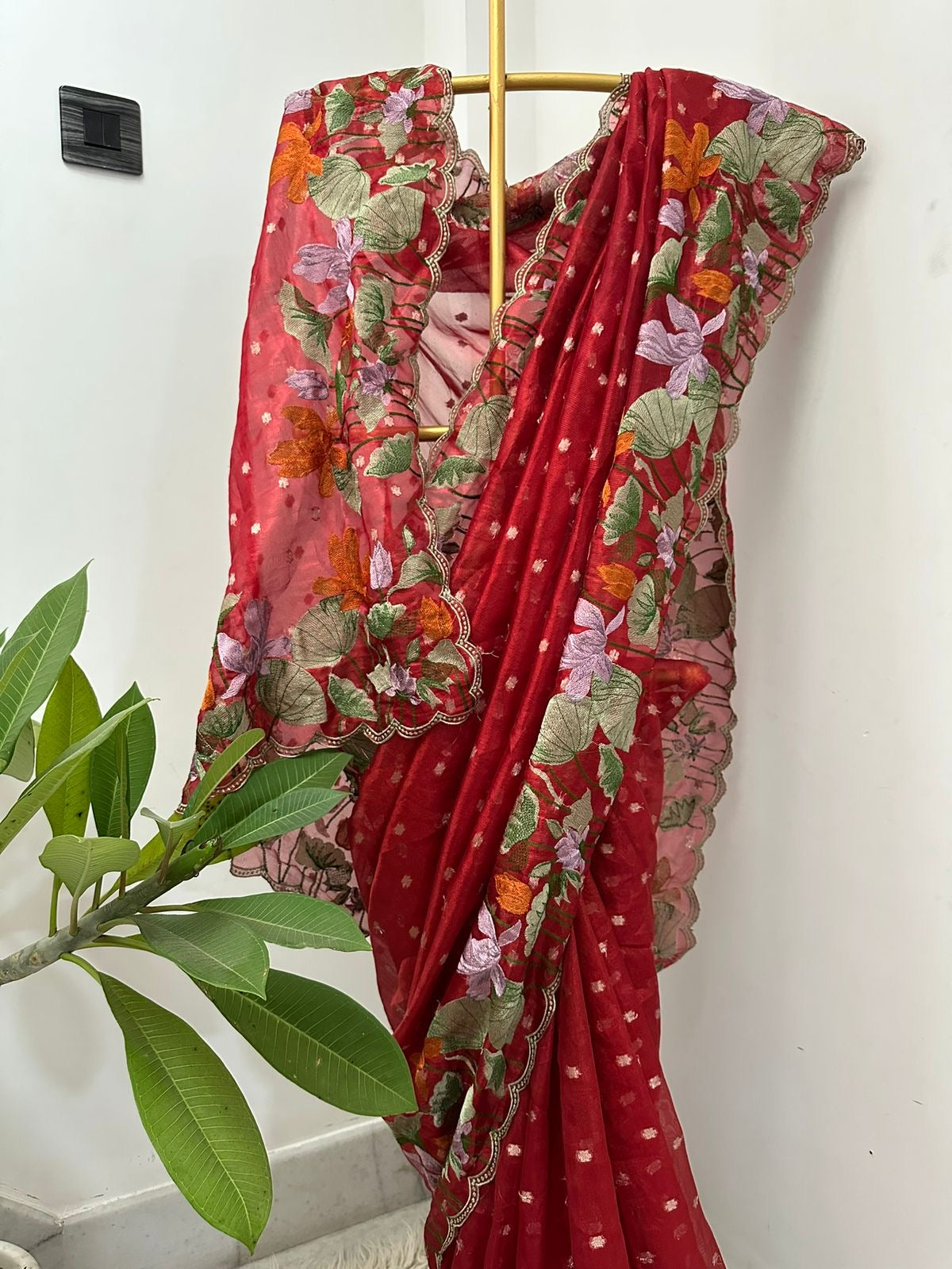 Authentic tissue buti saree