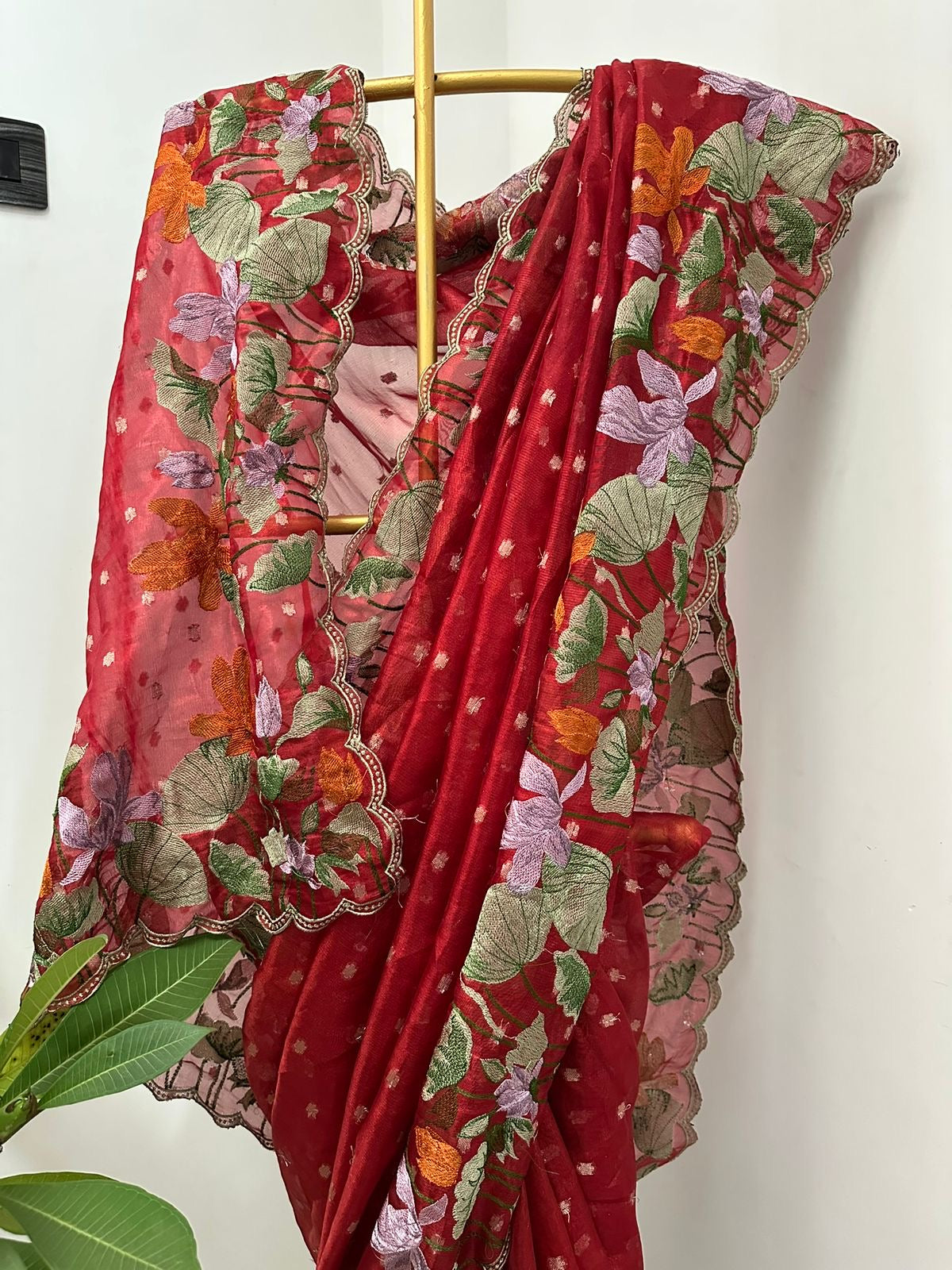 Authentic tissue buti saree