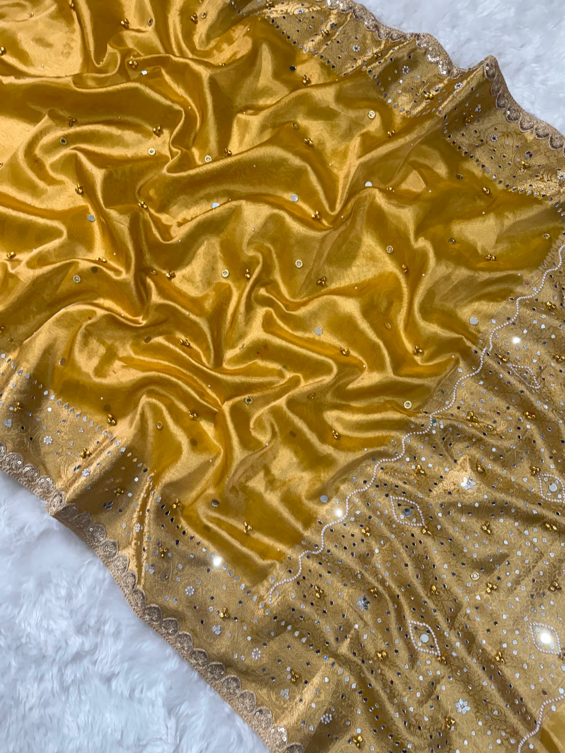 Premium tissue Ghoongru saree