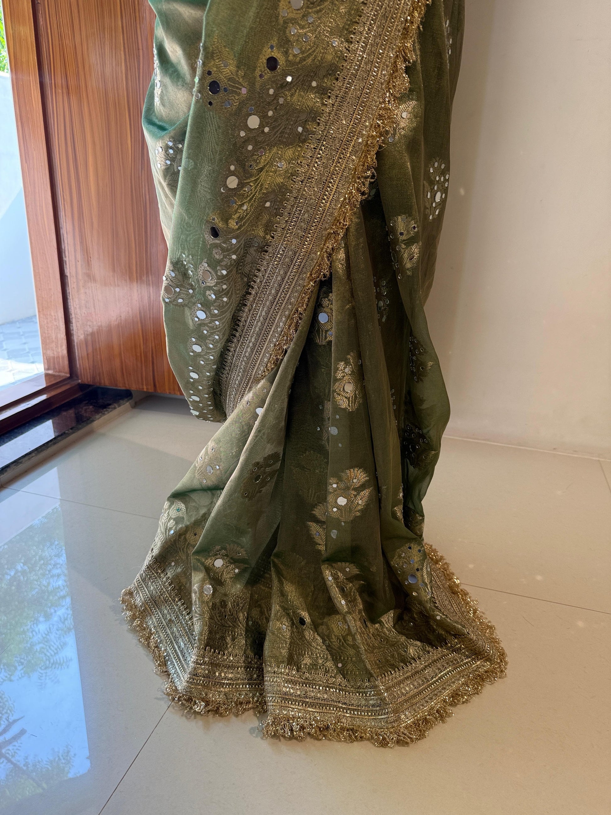 Masterpiece Glass Tissue Banarasi *Handwork* Mirror Work , Maharani Lace Work Saree