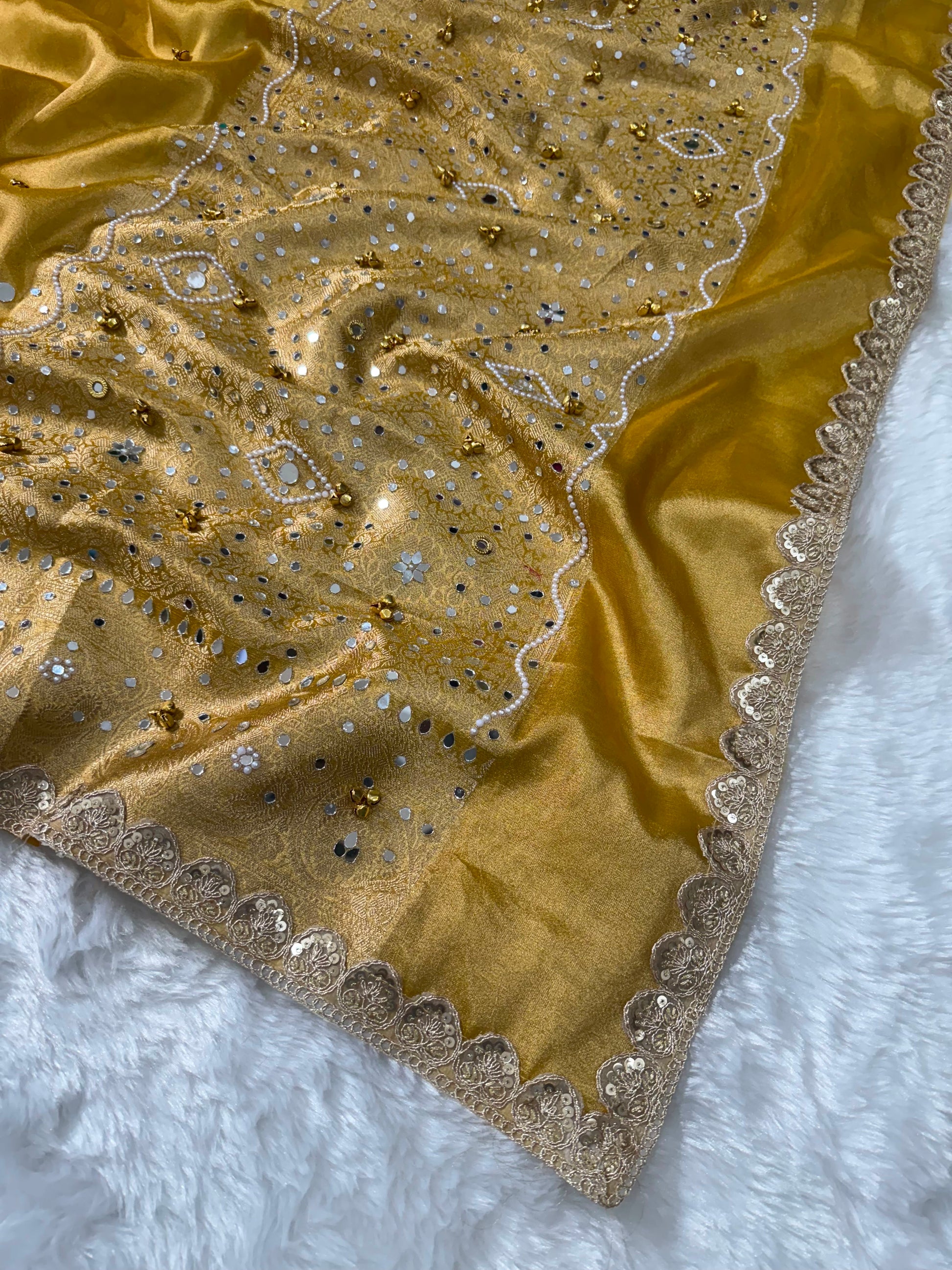 Premium tissue Ghoongru saree