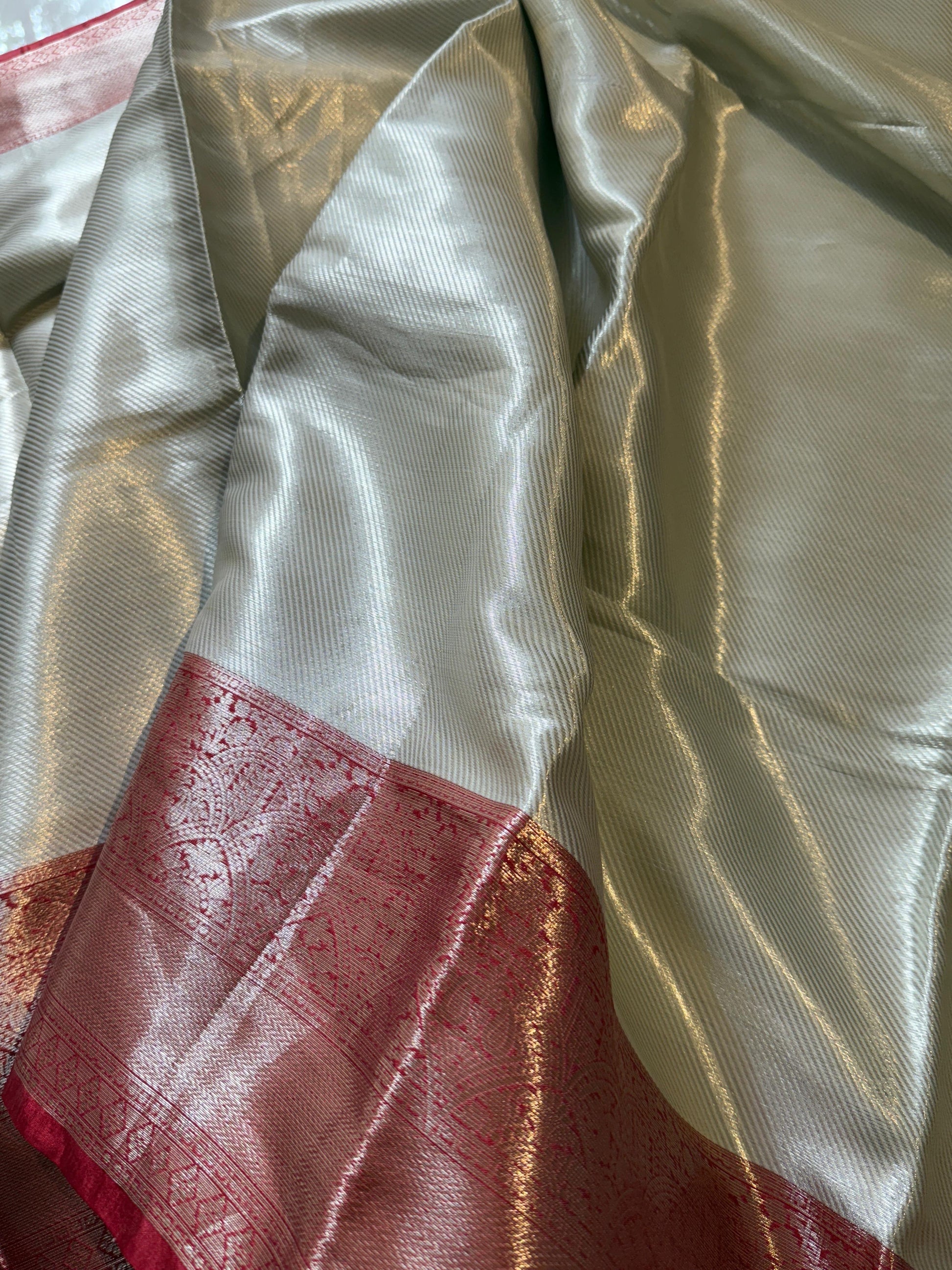 Kanjeevaram Banarasi Broacade Semi Katan Tanchui Silk Saree