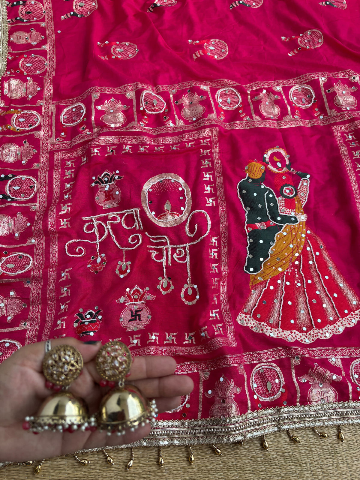 Very Pretty Nd Beautiful Women wearing this Red colour hit karvachauth saree
