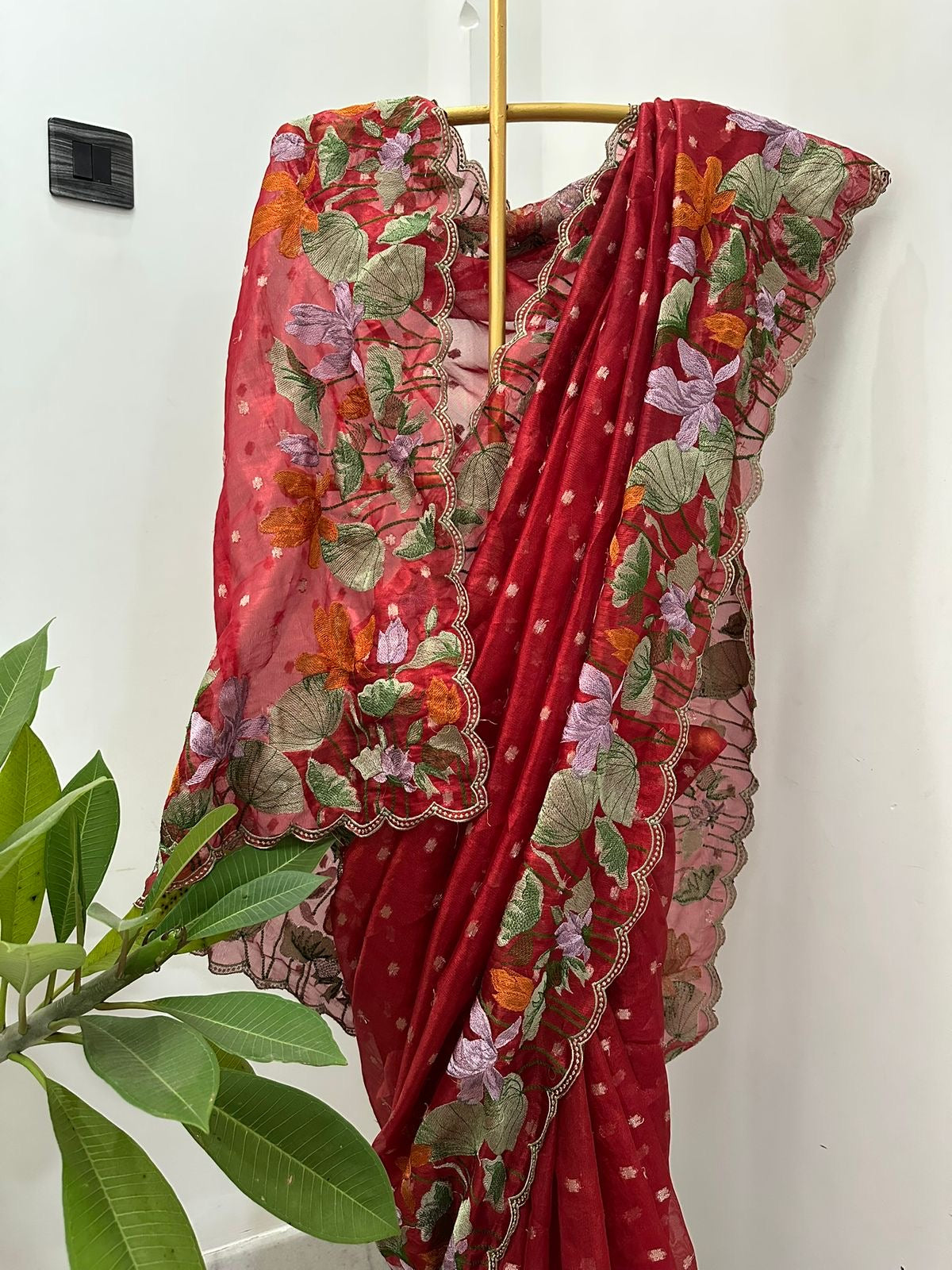 Authentic tissue buti saree