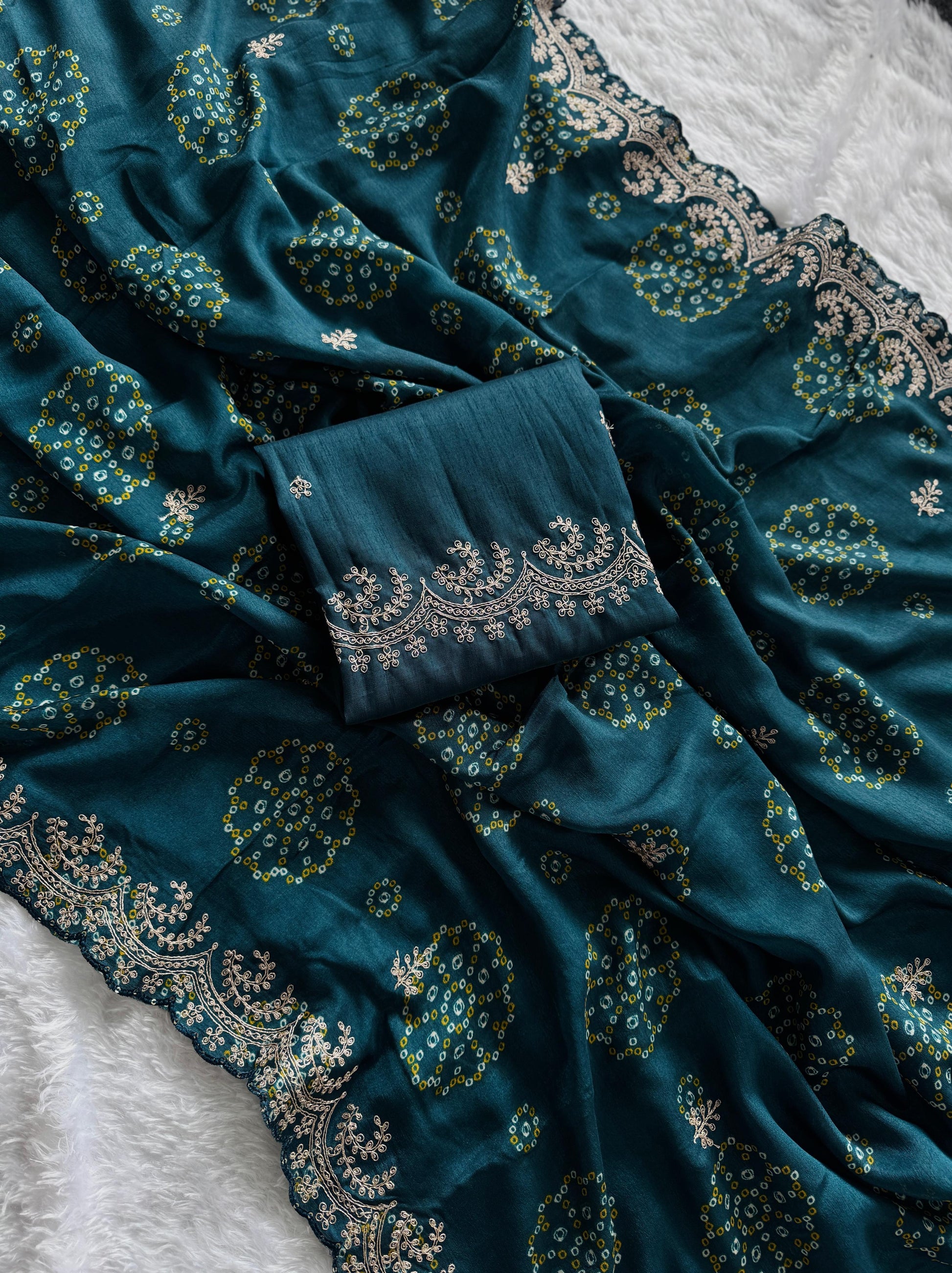 Beautiful Chinnon saree in bandhani print