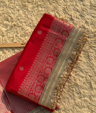 Soft Silk Saree In Red with Lace Work