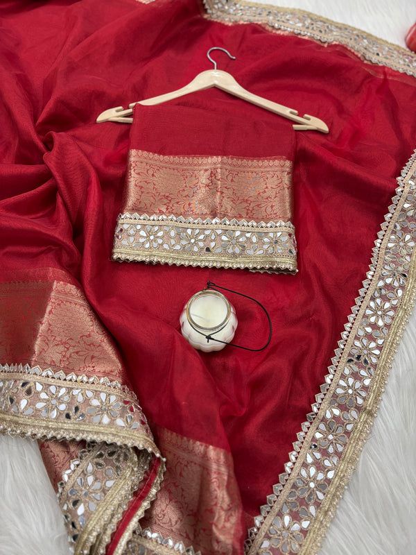 Gold Zari weaving beautiful &nbsp; Zari weaving lace attached border&nbsp;