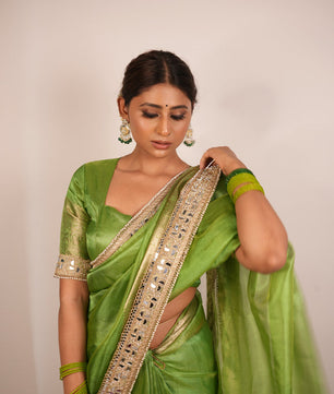 Gold Zari weaving beautiful &nbsp; Zari weaving lace attached border&nbsp;