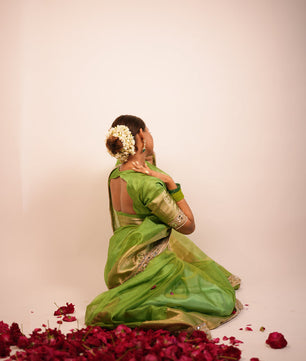 Gold Zari weaving beautiful &nbsp; Zari weaving lace attached border&nbsp;