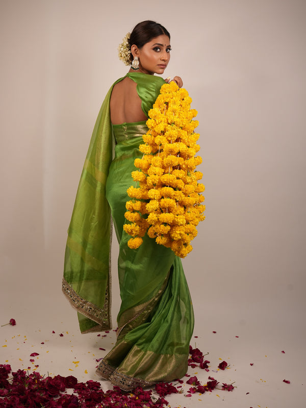 Gold Zari weaving beautiful &nbsp; Zari weaving lace attached border&nbsp;