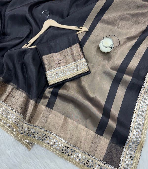 Gold Zari weaving beautiful &nbsp; Zari weaving lace attached border&nbsp;